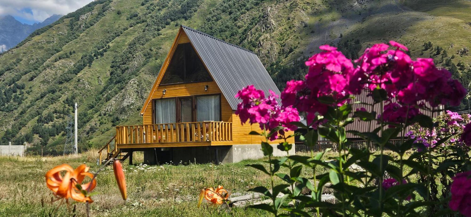 Mountain Hut In Kazbegi Villa Exteriör bild